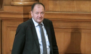 Миков: Пожелавам на всички здраве и разум през следващата година