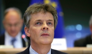 Британският еврокомисар подаде оставка