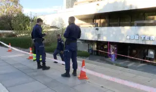 Оперираха 14-годишното момче, паднало от тераса на НДК