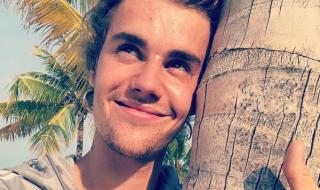 Джъстин Бийбър заведе Селена Гомес на сватбата на баща си