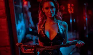 Шотландска BDSM-господарка работила и бременна