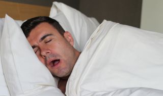 Неподозираните лоши последици от спането с отворена уста