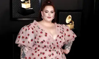 150-килограмова моделка се оплака, че са ѝ отказали застраховка "Живот" заради теглото ѝ (СНИМКИ+ВИДЕО)