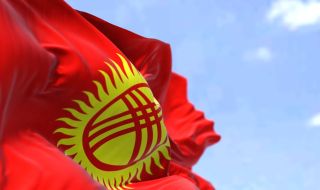 Пожар избухна в парламента на Киргизстан