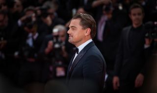 Леонардо Ди Каприо спаси куче в ледено езеро