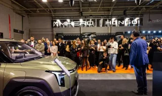 Премиера на Asia Motor Show: Чайна Мотор представи още  два нови модела на DONGFENG