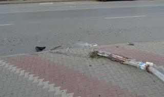 Бургас: Водач с 3,35 промила в кръвта се заби в паркирала кола пред полицаи