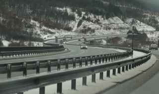 АПИ: Високопланинските проходи вече са в режим на зимно поддържане