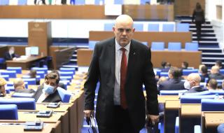 Гешев се определи за „защитник на изоставените“ и напусна заседанието на ВСС