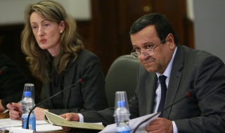 Договори за стажуване ще борят младежката безработица