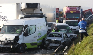 Верижна катастрофа с над 100 коли в Белгия