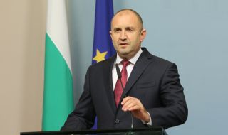 Президентът: Честит празник, скъпи български жени!