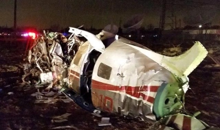 Самолет се разби в телевизионна кула, има жертва