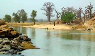 Кораб се обърна в река Нигер, жертвите може да са десетки
