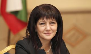 Караянчева: Българското училище има мотивирани и квалифицирани кадри