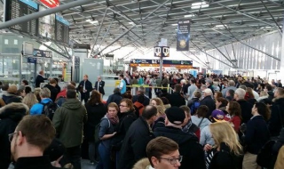 Евакуация на летището Кьолн - Бон