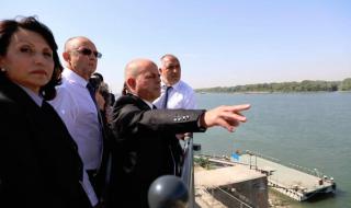 Любомир Аламанов: Работното място на един премиер не е на строежите