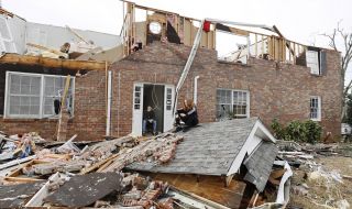 Торнадо: Извънредно положение в Кентъки