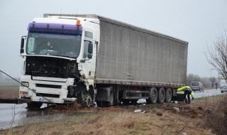 Пиян с ТИР уби жена и рани четирима (Снимки)