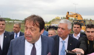 Иван Шишков занесе в парламента 195 акта за незаконно строителство на пътища и магистрали 