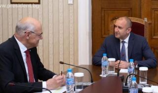Радев към КЕВР: Съобразете цените с възможностите на хората и бизнеса