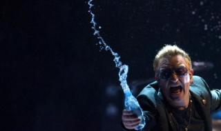 Боно без глас, U2 прекъсна концерта си в Берлин