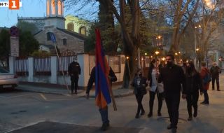 Арменците във Варна с факелно шествие за годишнината от геноцида
