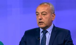 Гълъб Донев: Не може да уволняват служители, ако те не искат да се ваксинират
