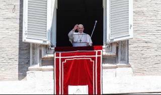 Папата направи бащински жест за насърчаване на даренията