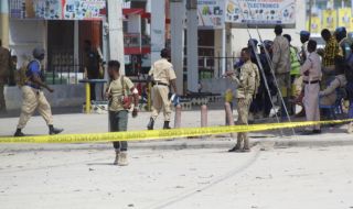 Поне 30 убити при предполагаем самоубийствен атентат в Сомалия
