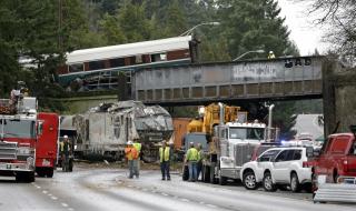 Оператор не може да повярва: Влакът е паднал на магистралата?