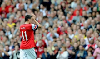 Мойс: Не се нуждаем от играч като Йозил