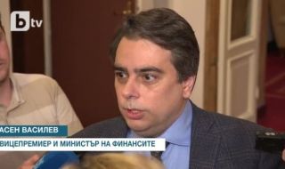 Червен картон от Асен Василев: Няма окончателно решение как ще се вдигнат пенсиите