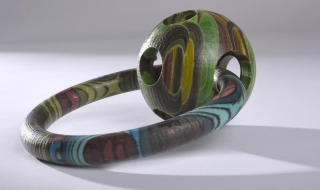 Човешка фигура от лист хартия