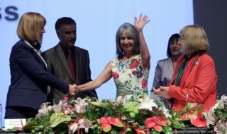 Политиците не са честни към обществото