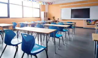 Ninth-grader sprays classroom with pepper spray, 21 students hospitalized 