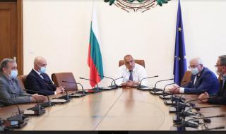 Борисов свика Националния оперативен щаб – увеличават капацитета на интензивните отделения