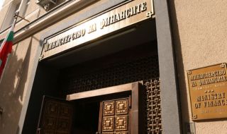 Зам.-министър на финансите: Няма намаление на парите по Плана за възстановяване