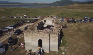 Литургия "възкреси" Потопената църква