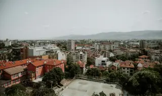 Наем или покупка: как да вземем правилното решение според пазара на имоти в България