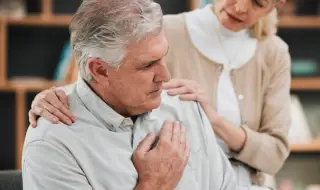 Мъжете са по-застрашени от сърдечен арест, естрогенът пази жените