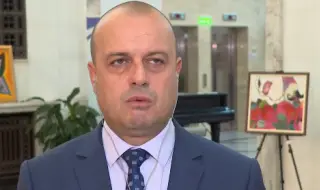 Христо Проданов: Доказва се тезата, че кабинетът е създаден да "изпере" Борисов и Пеевски