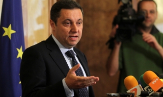 Яне Янев: Президентът лъже