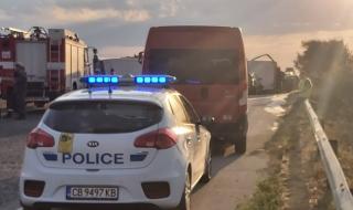 ТИР и лека кола катастрофираха на "Тракия"