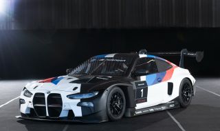 BMW показа състезателно M4 за над половин милион долара