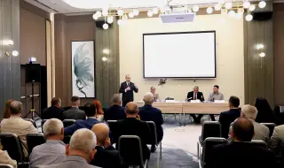 Караджов: Железницата ще стане гръбнакът на обществения транспорт