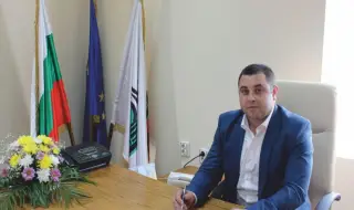 Кметът на Омуртаг Ешреф Ешрефов, неговият баща и трето лице са с обвинения за корупция и длъжностни престъпления
