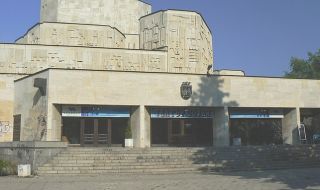 До 2023 година продължава ремонтът на централен столичен театър
