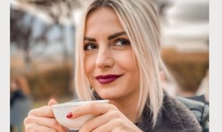 Поли Генова демонстрира невероятен сексапил (СНИМКИ)