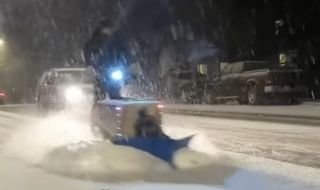 Канадец модифицира ел. велосипед и го превърна в снегорин (ВИДЕО)